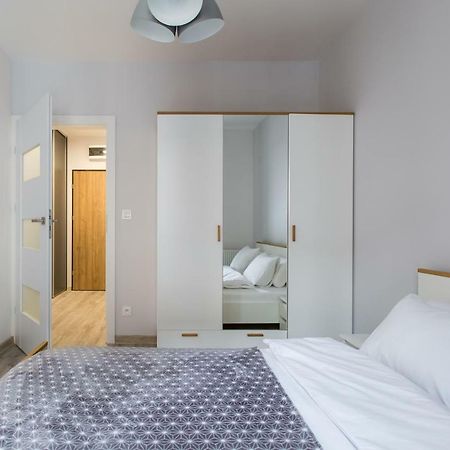 Luksusowy Apartament Przy Targach Posen Exterior foto